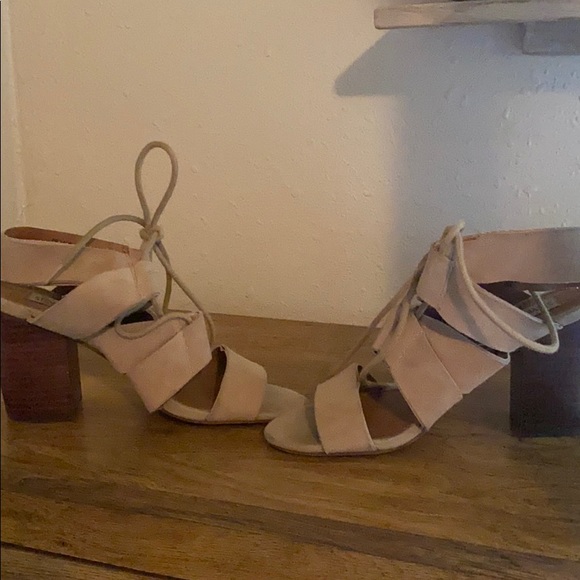 Steve Madden emalena tan heels size 6 - Picture 3 of 5